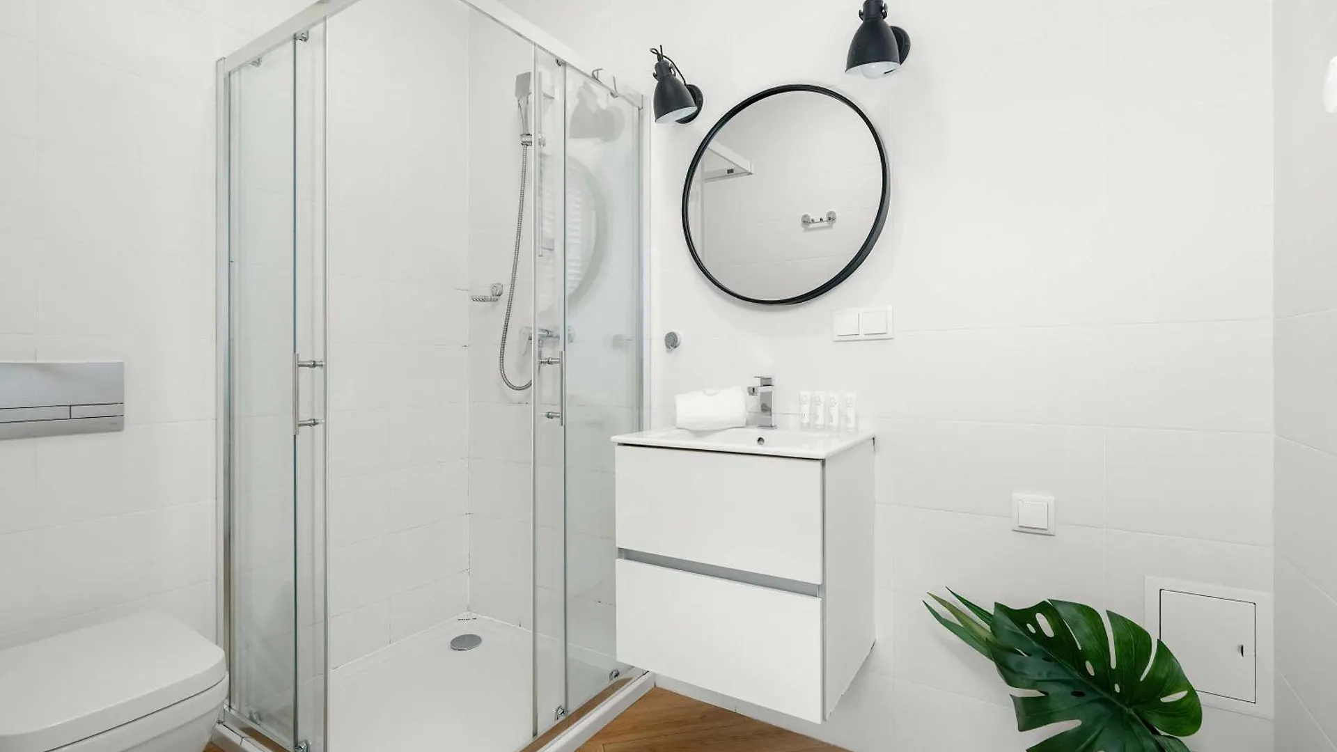 Elegant Very Berry Studios With Parking And Balcony By Noclegi Renters 波兹南 0*,  波兰