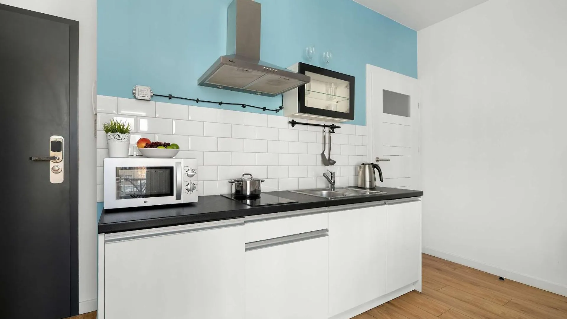 Elegant Very Berry Studios With Parking And Balcony By Noclegi Renters 波兹南 公寓