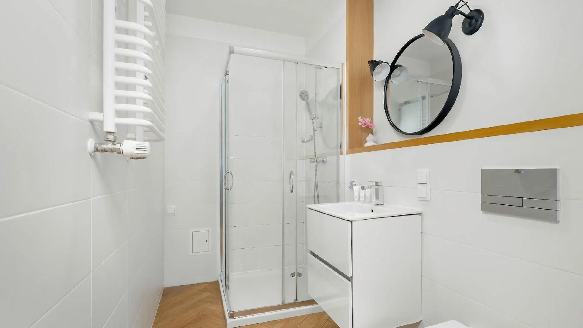Elegant Very Berry Studios With Parking And Balcony By Noclegi Renters 波兹南
