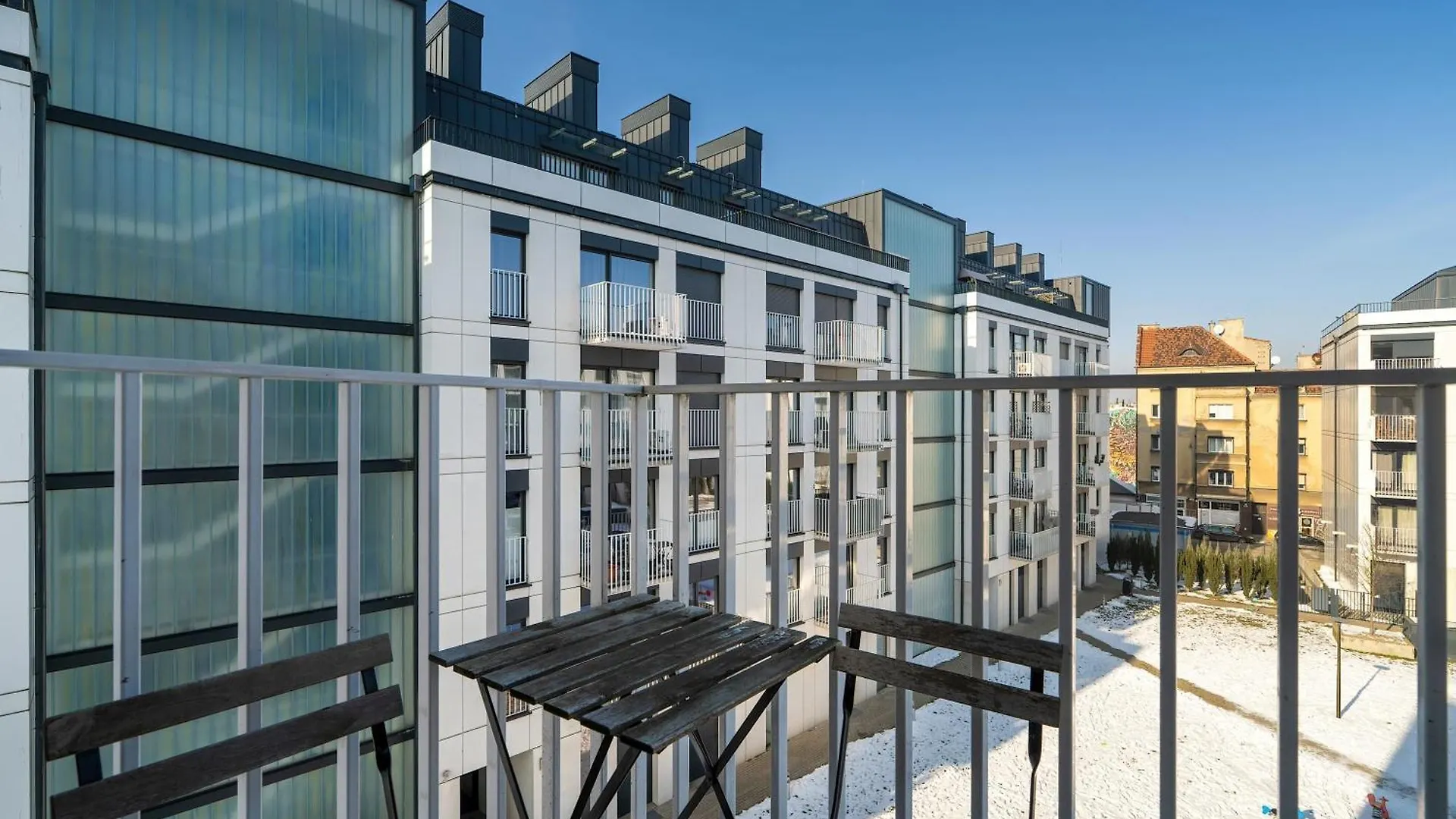 Elegant Very Berry Studios With Parking And Balcony By Noclegi Renters 波兹南